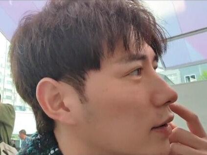 女子被揉胸 我希望能了解一些关键信息