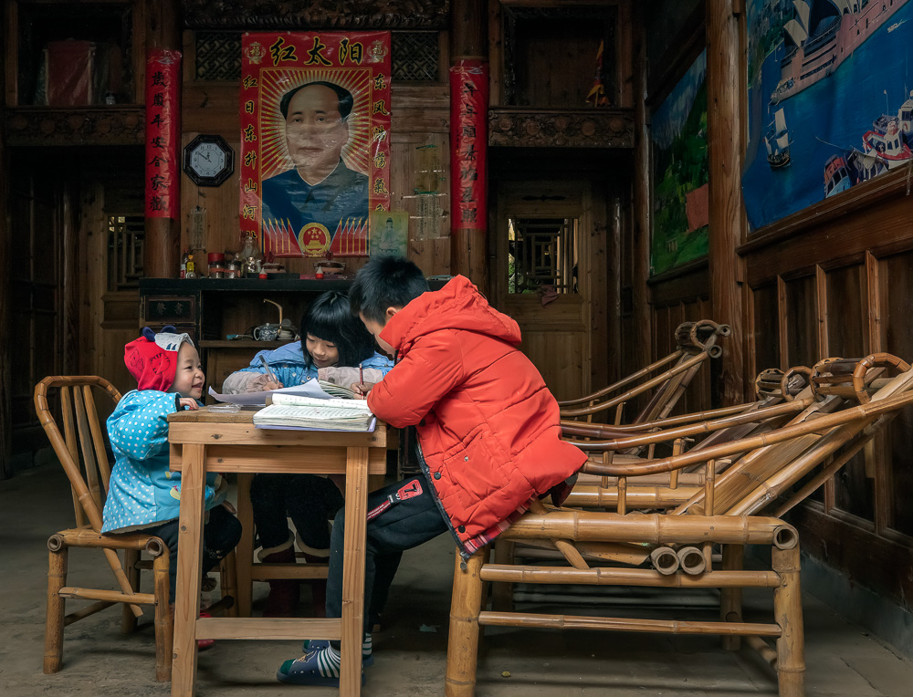 乱码无人区一卡二卡观