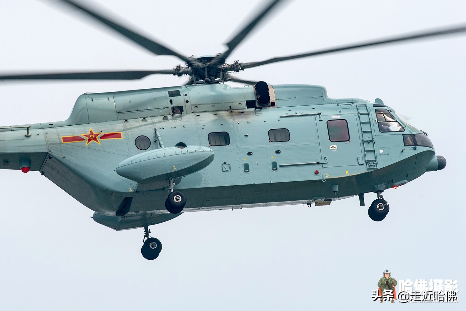 汽车摇挑战 汽车殃及无辜路人和其他车辆