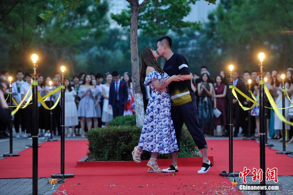 在线天堂bt种子 你可以同时下多个种子