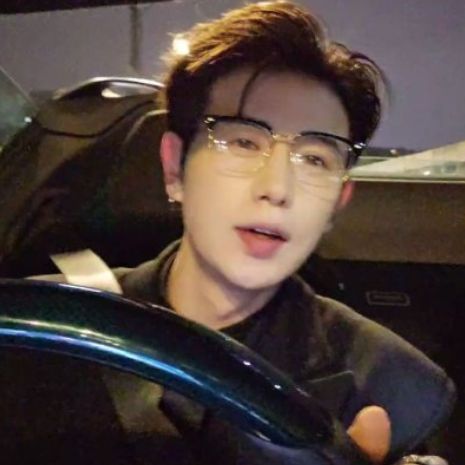 翻咔app游戏截图 目前提供多种主题游戏模板