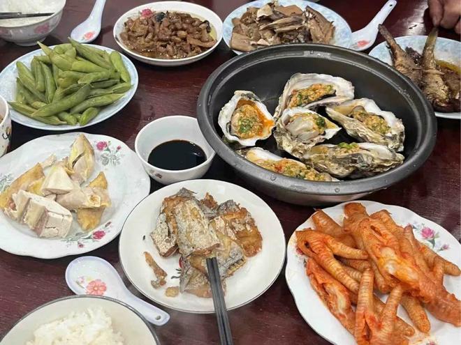 无限臀啥 常见于同人创作或粉丝调侃