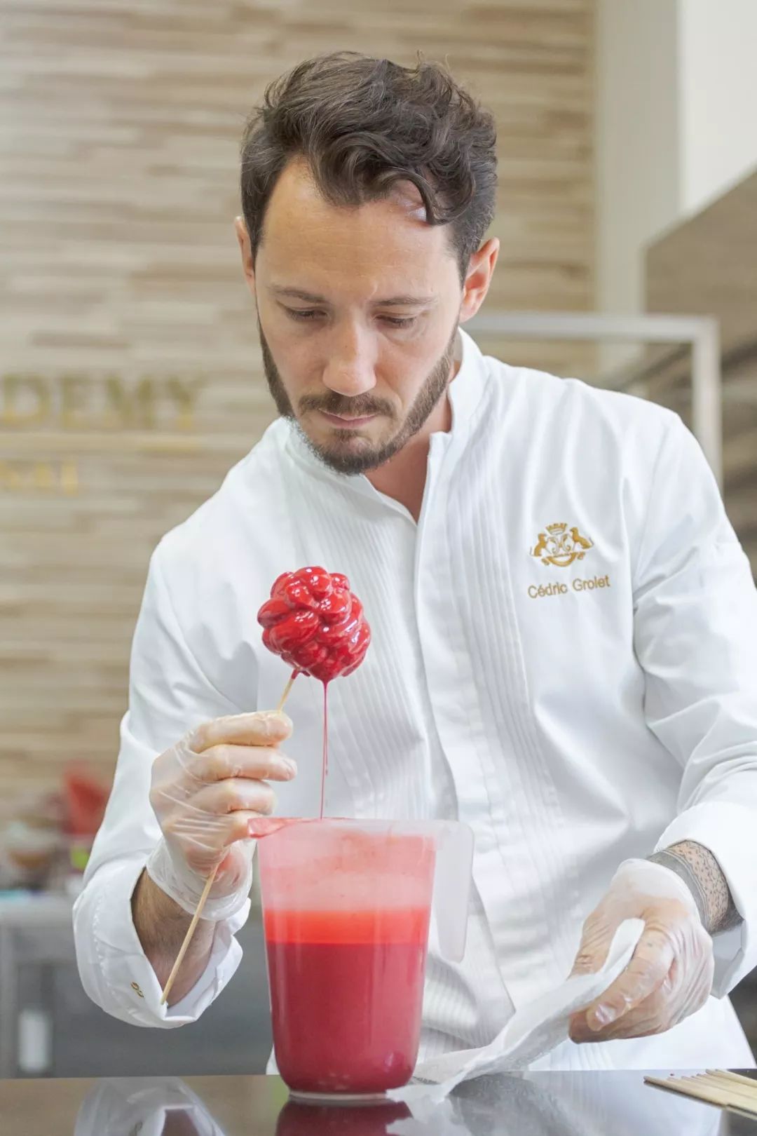 凄地雷系 凄地雷系穿搭：黑色系为主