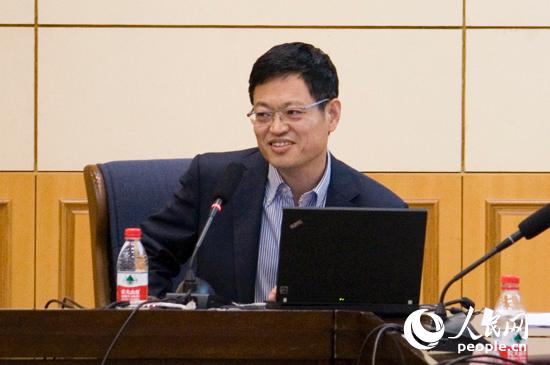 幼女视频在线播放 如果你有发现此类非法内容