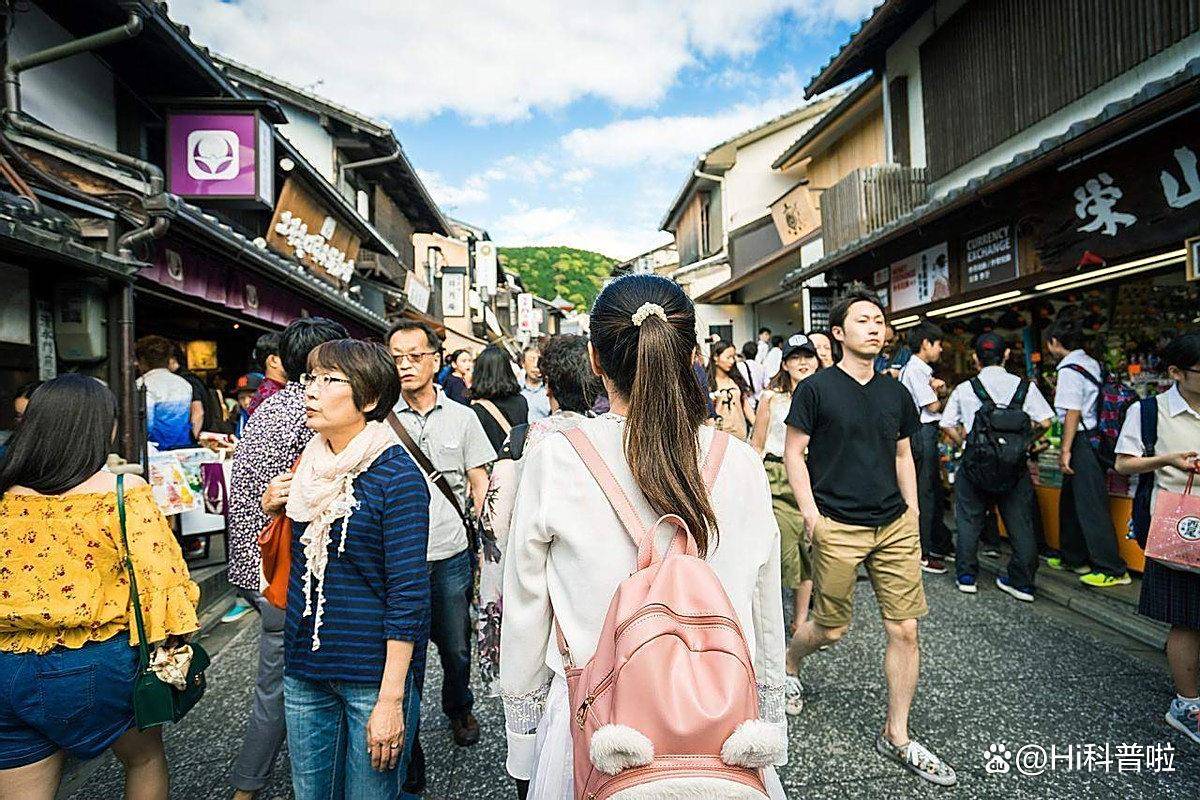 国产精品免费AV片在线观看下载 可能面临罚款甚至法律责任