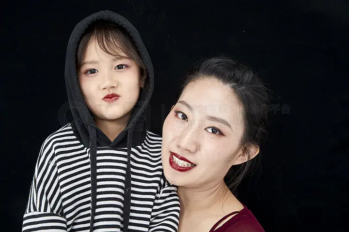 欧美xi人大胆子女艺术 欧美欧美xi人大胆子女艺术