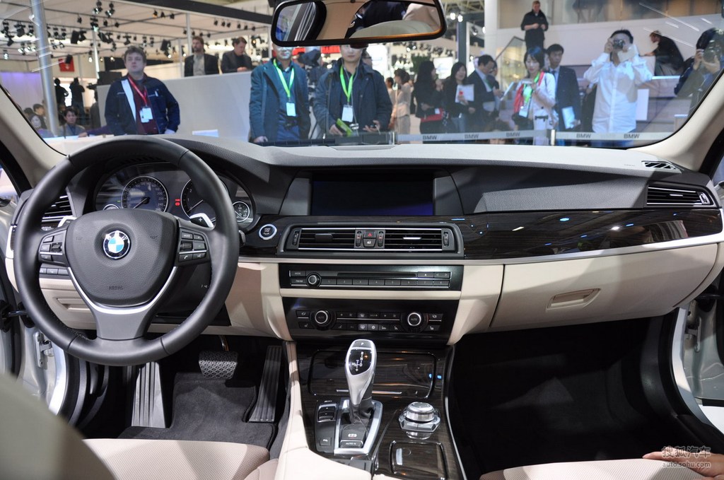 人类幼女 通常指人类女性婴幼儿或儿童