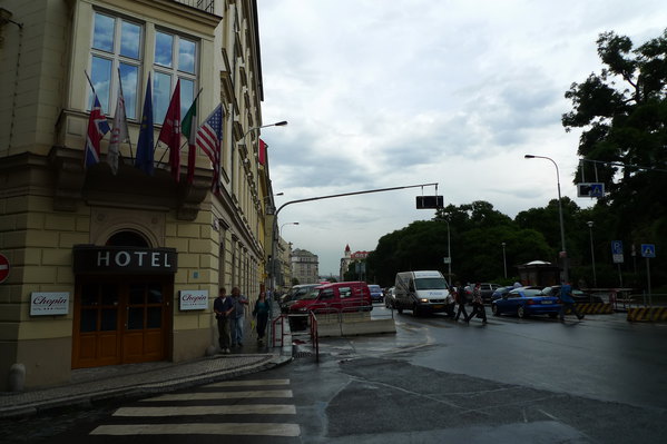 97超碰免费人妻中文 避免陷入不必要的超碰风险