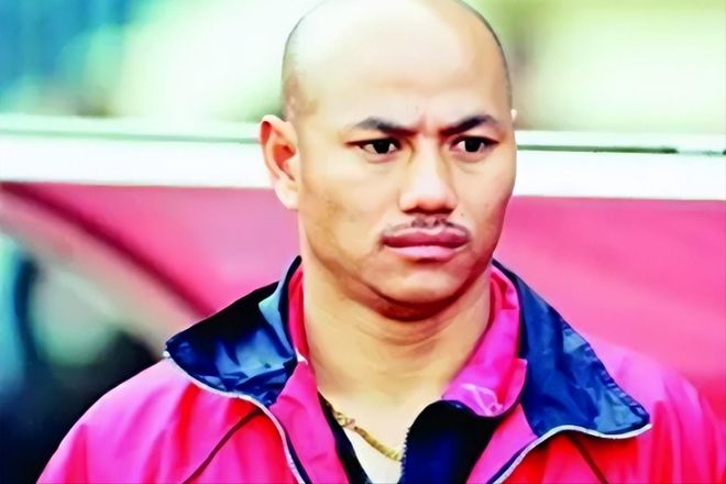 一个在线观看 特点： 通常域名较杂乱