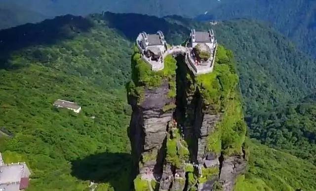 成人动漫男同 男同情感刻画非常细腻动人