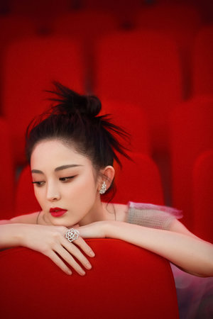 捷克街边 偶遇街头乐师演奏民俗音乐