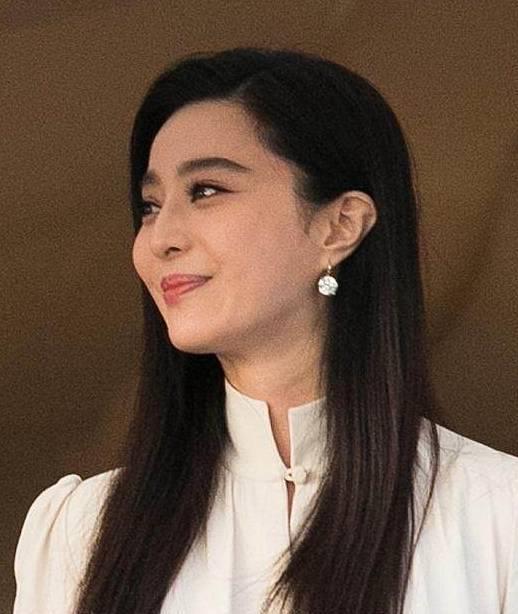 在线精品不卡中文字幕人妻 对于非母语观众或听力障碍者