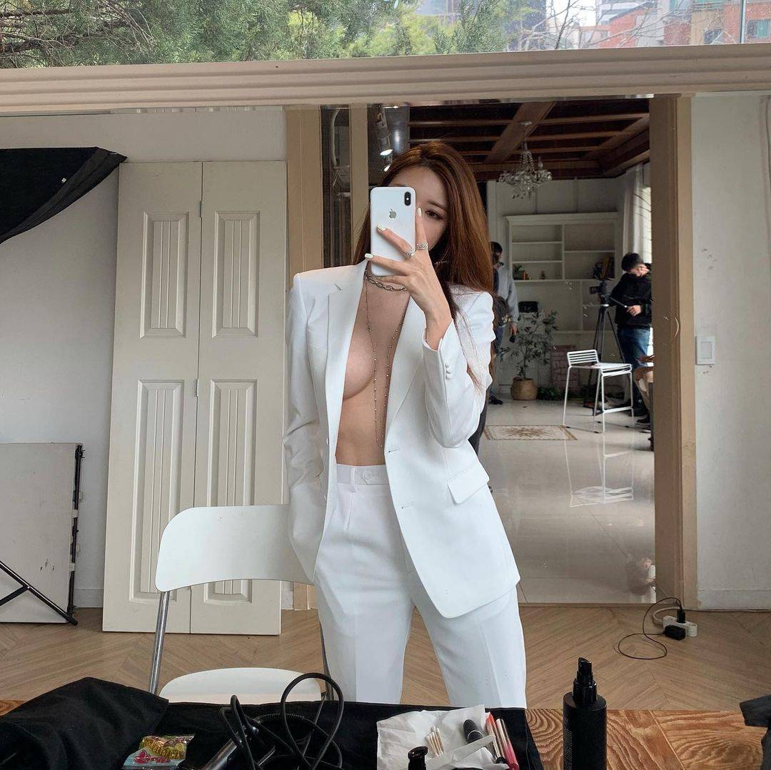 国产精品人妻一码二码 通过这些角色的人妻塑造