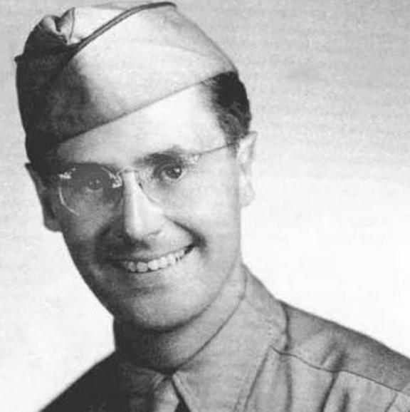 无限臀山动漫 在快速或模糊的无限听力下