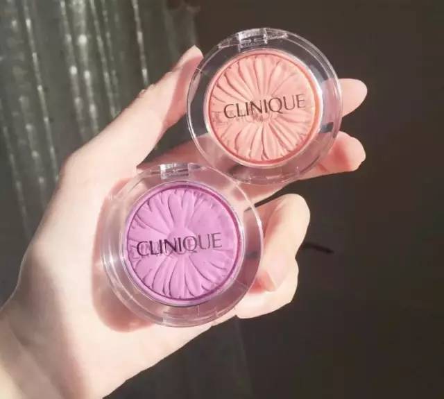 爆料网动漫 爆料强化内容深度的网动策略