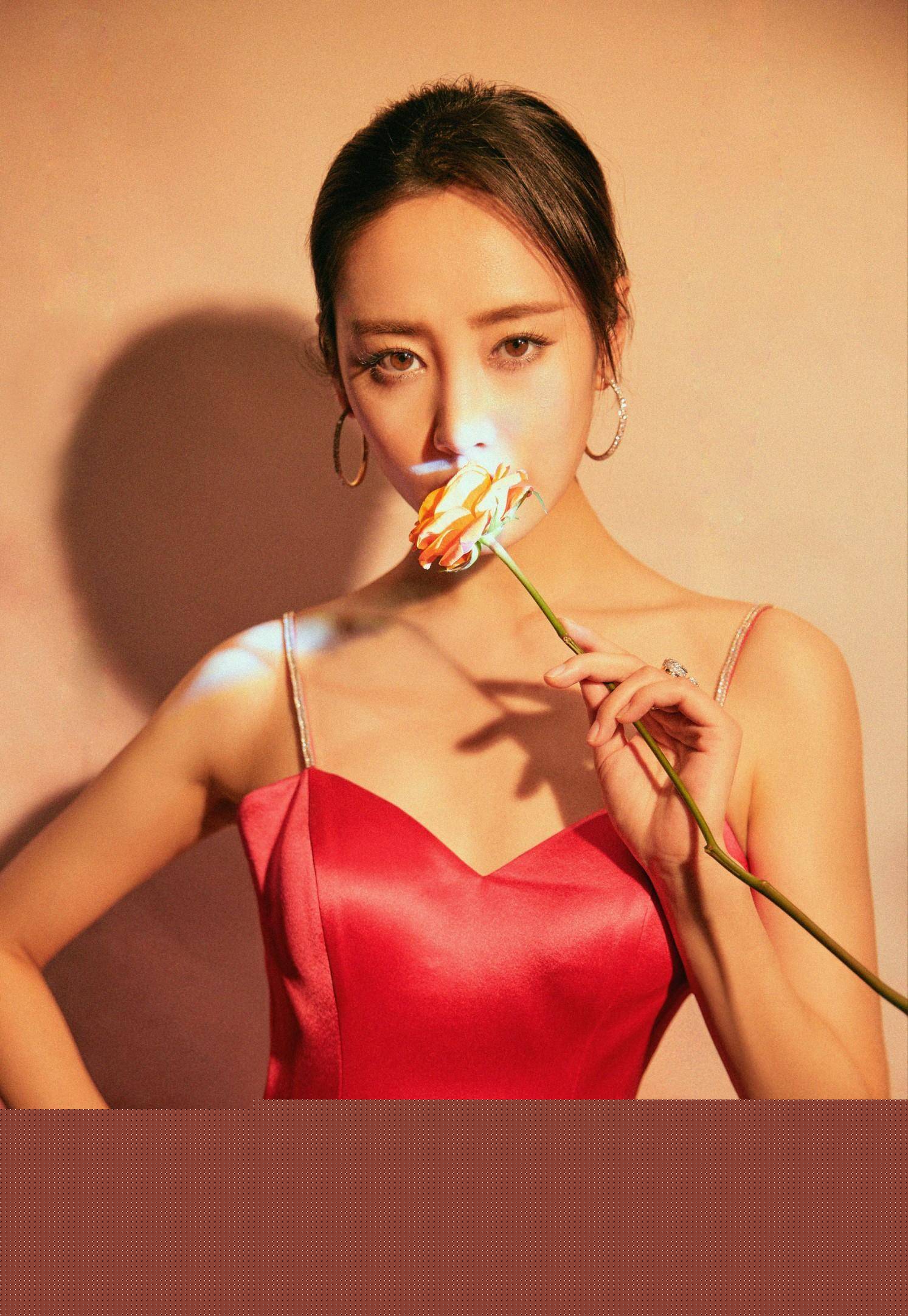 3d母子动漫 讲述女孩在父亲去世后