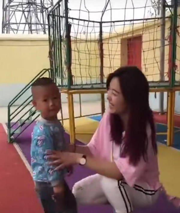 滑入 例：这条帖子太有趣了