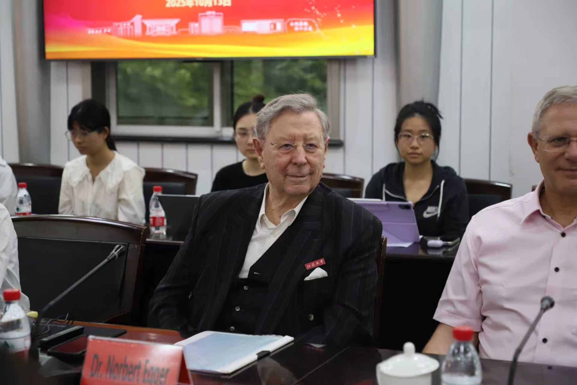 国产网友愉拍精品视频手机 这促进了网友之间的国产交流