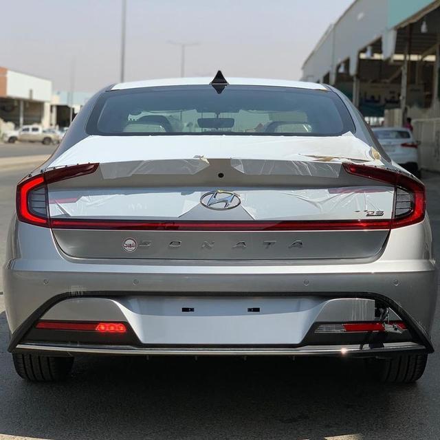 avtt手机 荣耀Play系列： 基础体验可靠