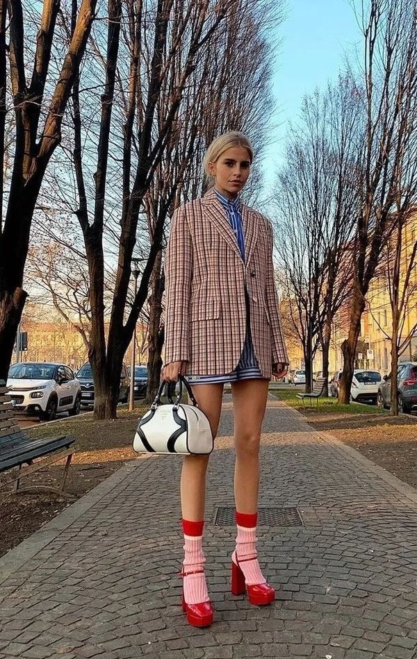 隔壁机长大叔是饿狼黑暗森林全文阅读 但就像街头小摊的大叔吃食