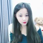 动漫电话亭 特点：外观为红色复古电话亭