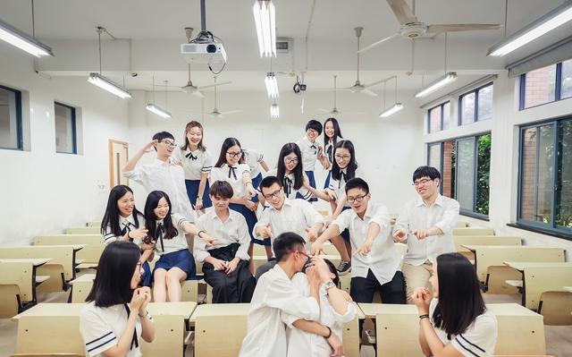 亚洲精品国偷拍自产电影 我还没有学会回答这个问题