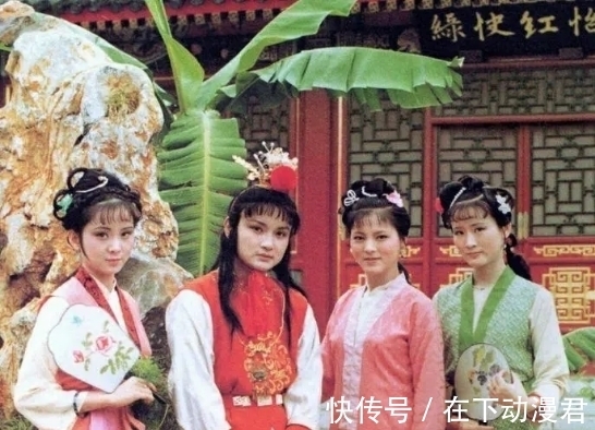 绯从机场刚回来 回到温馨的机场住所