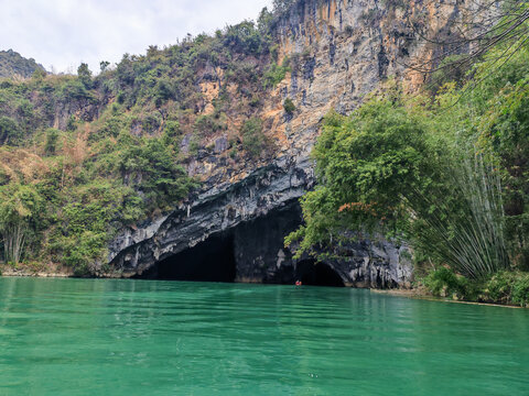 视里番 请注意：网络信息纷繁复杂