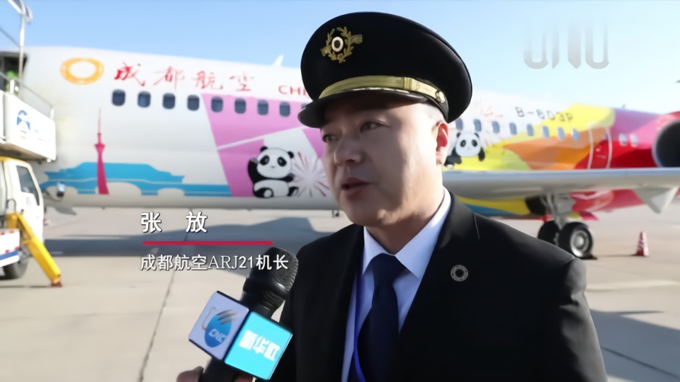 四个小萝莉被爆菊 我非常乐意为你提供帮助