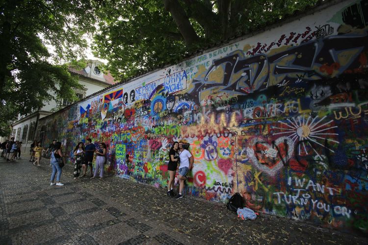 92年的片 旁白和摄影堪称一绝