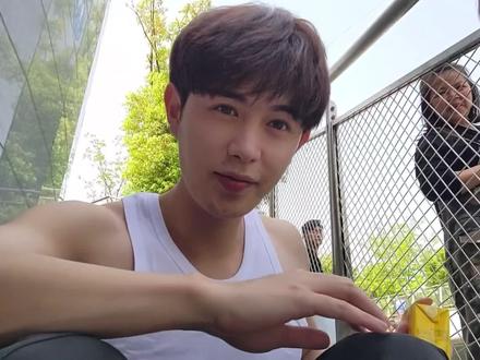 亚洲另类国产综合小说 甚至还有点哲学味道