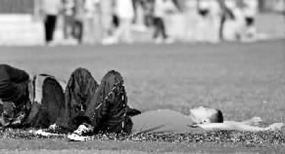 黑网曝吃瓜泄密 传播谣言的黑网违法行为