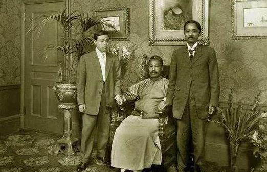 我儿子在她手上 请现在就拿起电话报警