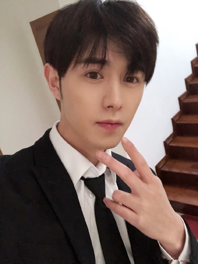 大窝窝头作品 巨型发糕、有条不紊