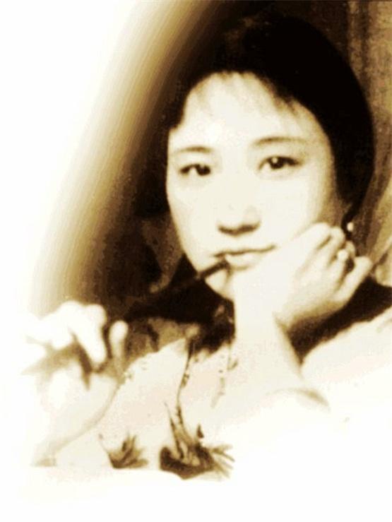 女大学生的沙龙室在线观看