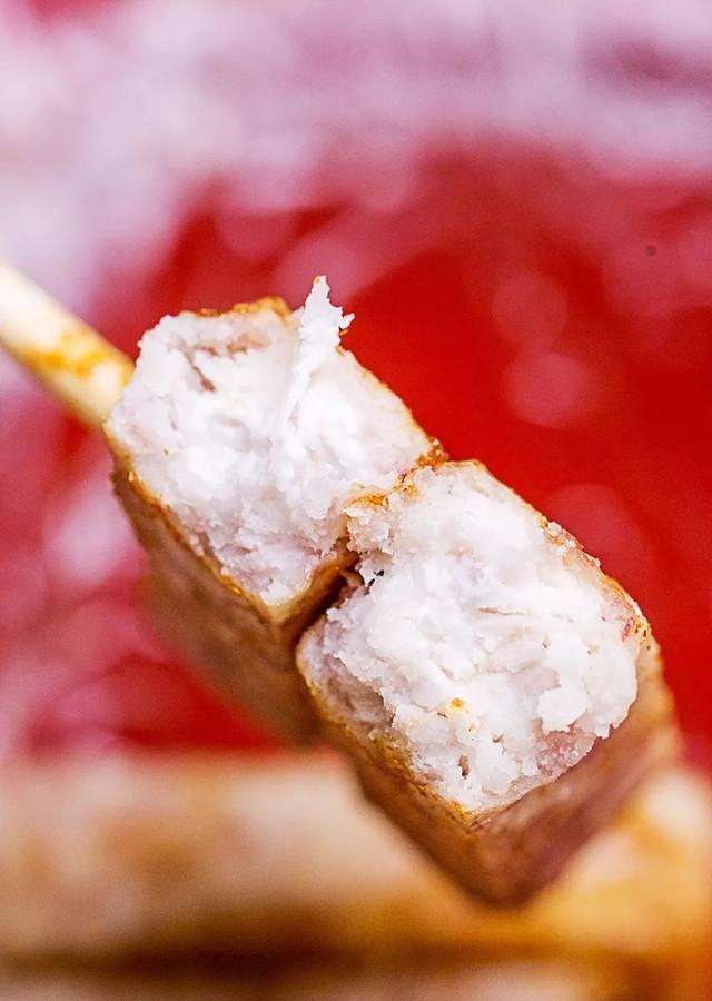 楼台高悬映月 楼台正缓缓穿过回廊