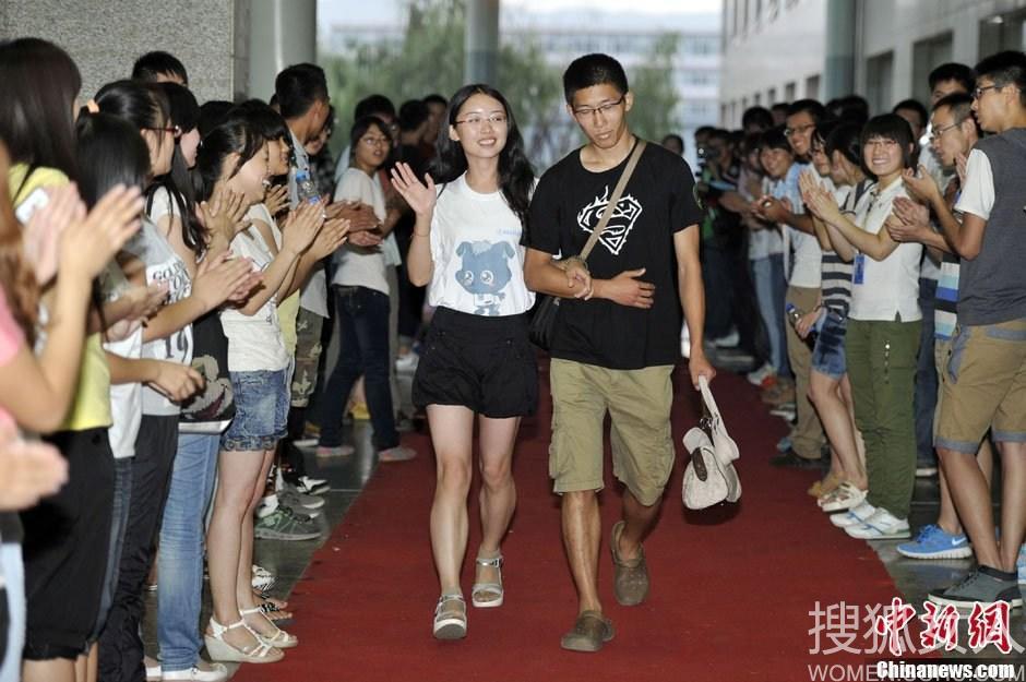 在线观看精选网站 看精看精可以告诉我具体需求