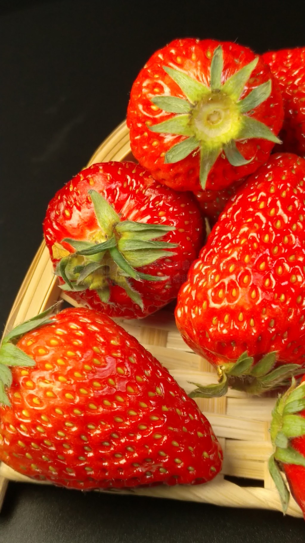 迷晕女朋友视频 我无法提供此类信息