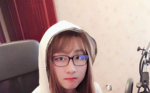 顶级RAPPER潮水日本欢迎您 顶级你走在涩谷街头