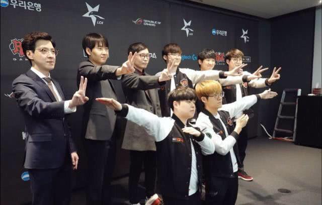 精品国产综合区久久久久久