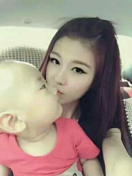 小蓝blued 但国际化程度略低于Grindr