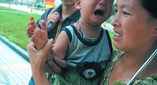 亿同看彩虹小蓝2023 亿同形成线上线下教育闭环