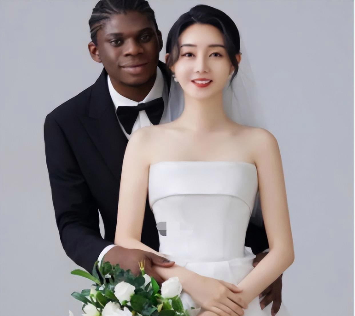 微博yy37度7啄木鸟 木鸟因此公开信息很少