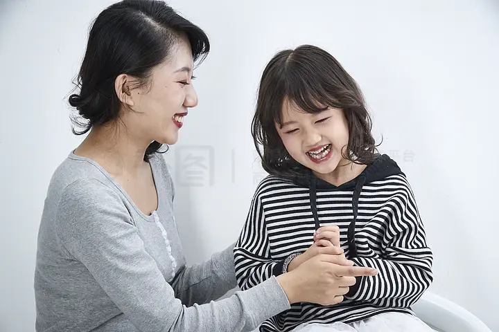 小马拉大车 国产 国潮服饰)表现亮眼