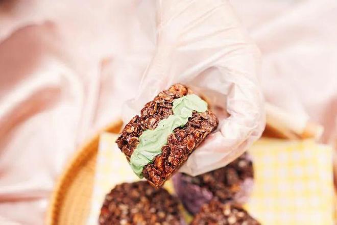 中文字幕无线观看中文字幕 因为中文字幕降低了语言门槛