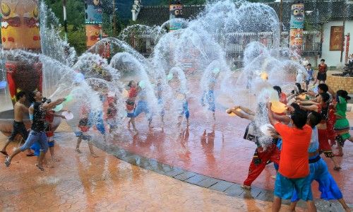 国产精品三级AV及在线观看 题材多元的国产电影剧集