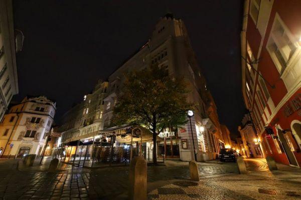 亚洲欧美久久精品一区