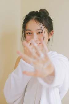 火车上拉窗帘 轻声协商通常能解决问题