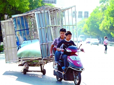 女同里番在线 女同漫画和轻小说题材