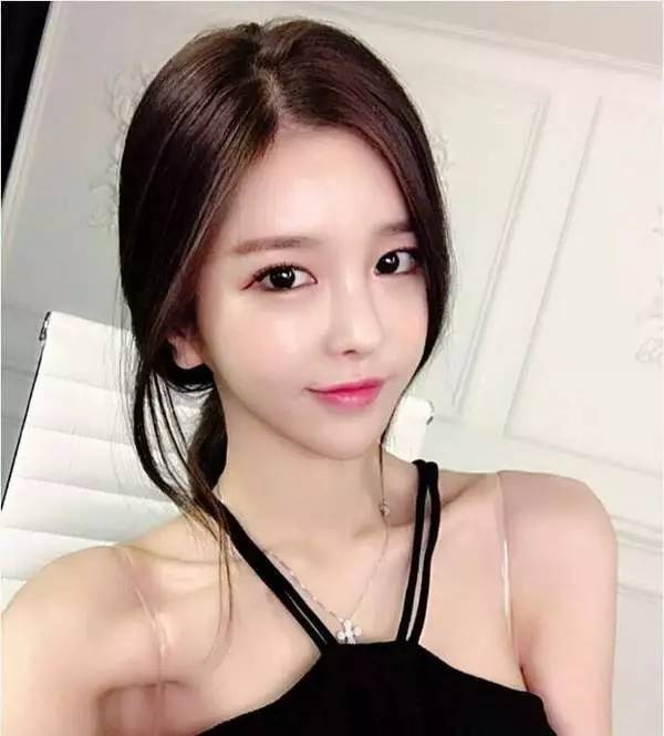 1视频网站 自制综艺和青春偶像剧见长